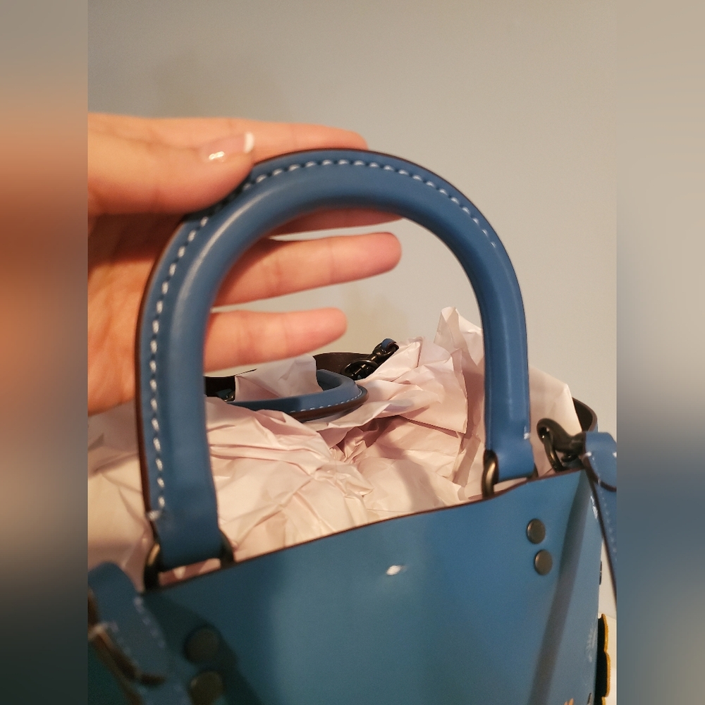 Coach ROGUE TOTE WITH BLUE LINKED TEA ROSE IN BLACK COPPER/RIVER - Picture 7 of 15